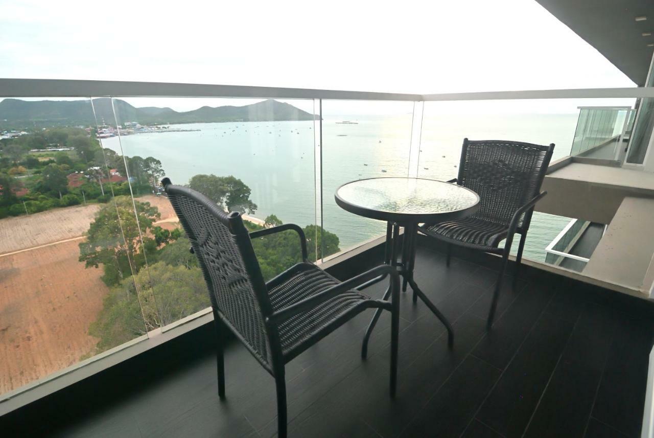 Delmare Beachfront Bangsaray Premium