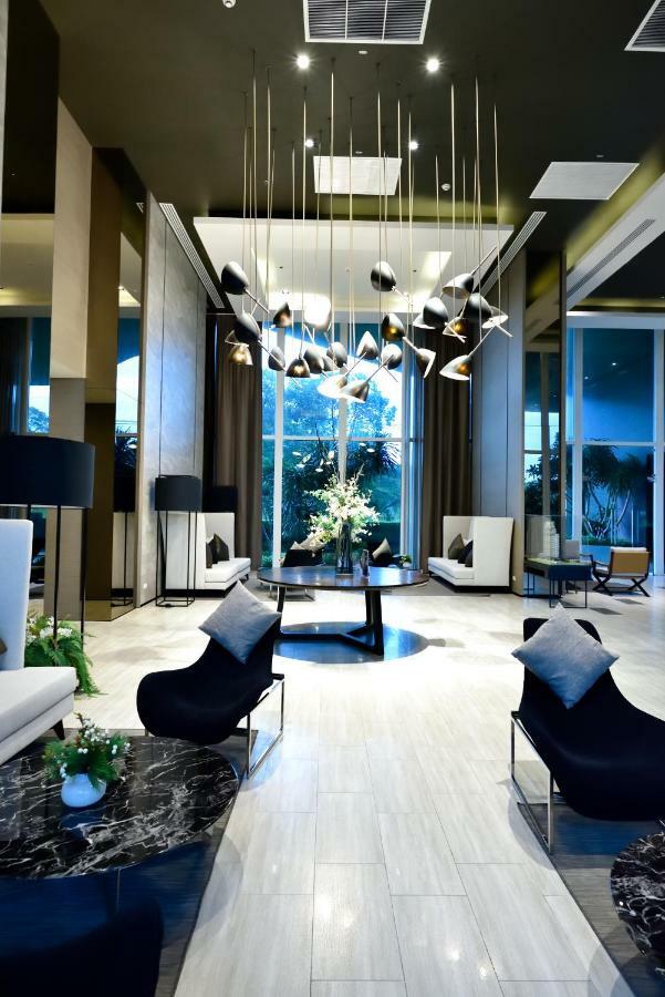 Delmare Beachfront Bangsaray Premium Apartment
