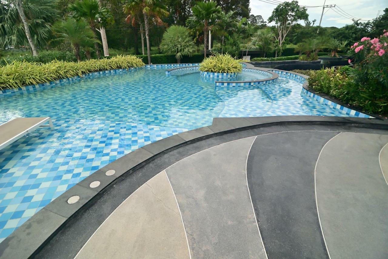 Apartment Delmare Beachfront Bangsaray Premium